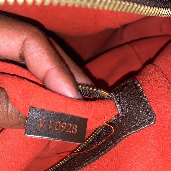 Louis Vuitton purse - Picture 10 of 10